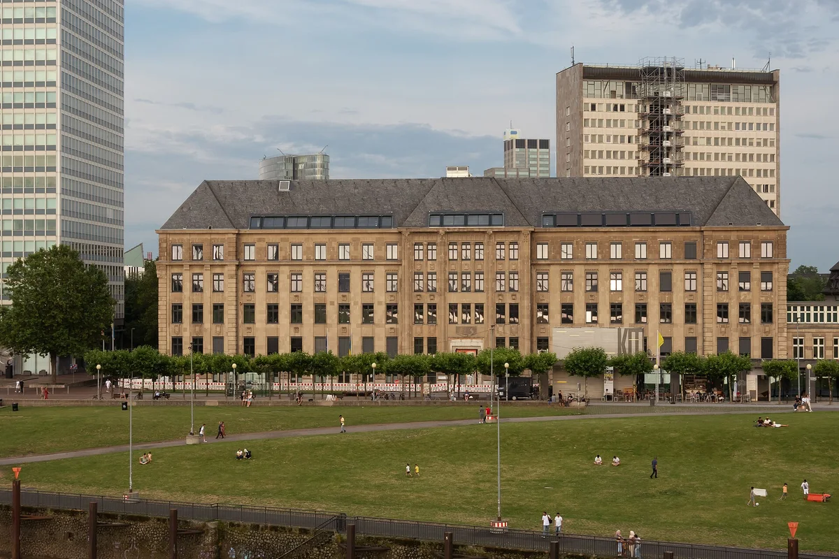 Staatskanzlei Düsseldorf, Ort des Projekts
