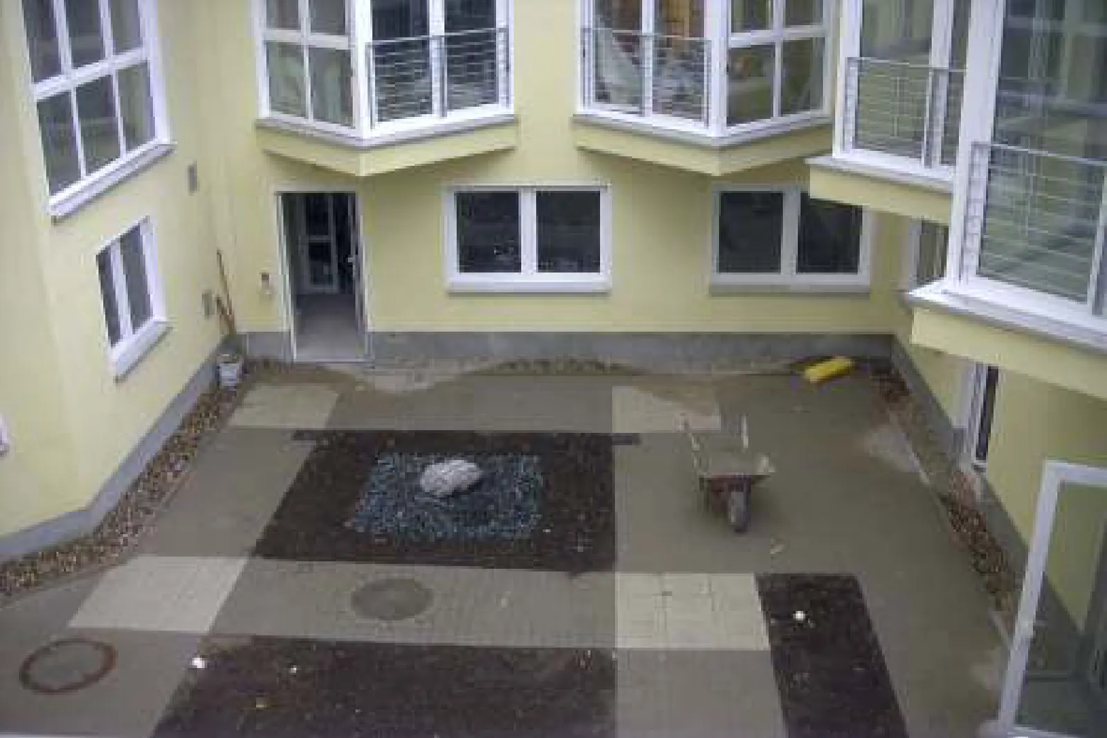 Altenzentrum St. Martin, Innenhof, Foto: Lazaros Amperidis