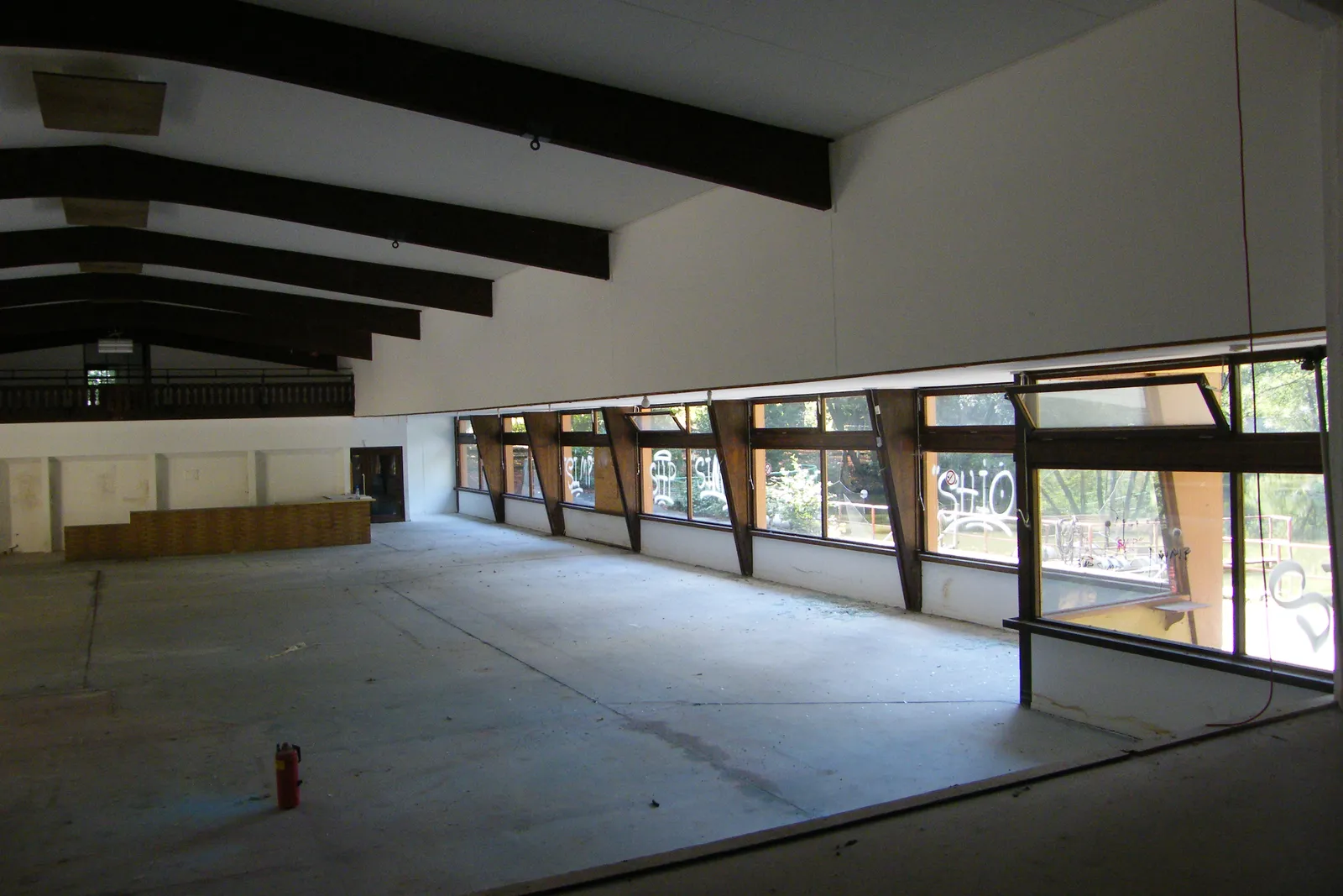 Halle im Freizeitpark Ittertal, Solingen, nach dem Hochwasser vom Juli 2021