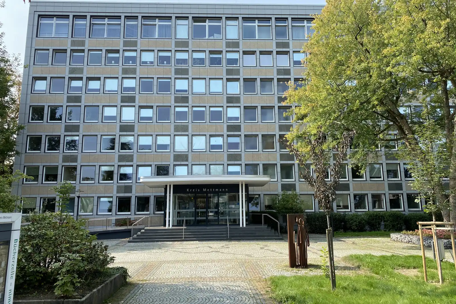 Kreisverwaltung Mettmann, Verwaltungsgebäude 1
